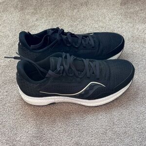 Saucony women’s running- Freedom 4